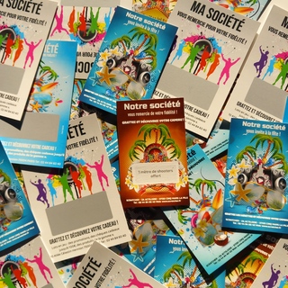 Questa collezione è rivolta a tutti i professionisti che desiderano organizzare eventi pubblici o privati per promuovere la propria attività o i propri prodotti attraverso feste di ogni genere. I biglietti gratta e vinci consentono di far conoscere le aziende o i marchi a nuovi clienti e di fidelizzarli offrendo loro un gioco attraente nel quale si sentiranno valorizzati. Questa collezione è rivolta a tutti i professionisti che desiderano organizzare eventi pubblici o privati per promuovere la propria attività o i propri prodotti attraverso feste di ogni genere. I biglietti gratta e vinci consentono di far conoscere le aziende o i marchi a nuovi clienti e di fidelizzarli offrendo loro un gioco attraente nel quale si sentiranno valorizzati.